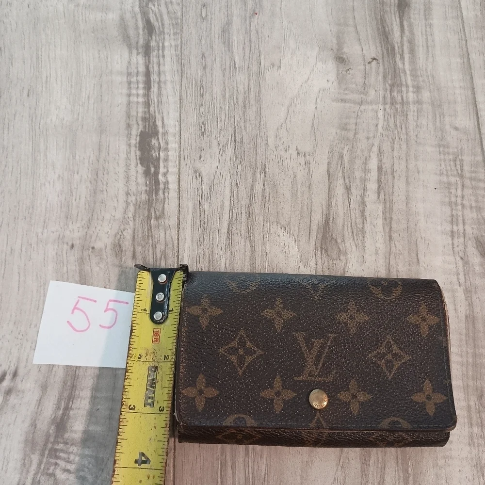 Louis Vuitton Monogram Tresor Wallet